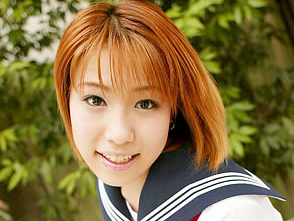 お菓子系美少女アイドルムービー ~井岡友里ちゃん16歳 体育着&セーラー服~