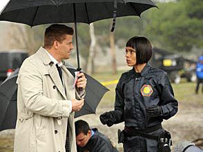 ボーンズ シーズン7 第9話 青い死体 ドラマ パソコンでもスマホでも 動画を見るならshowtime ショウタイム