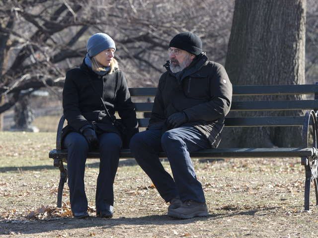 ホームランド Homeland シーズン6 第9話 ソックパペット ドラマ パソコンでもスマホでも 動画を見るならshowtime ショウタイム